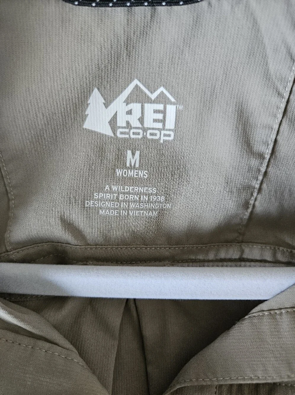 REI Light Khaki Button-Front Long Sleeve Shirt MEDIUM - Picture 9 of 12